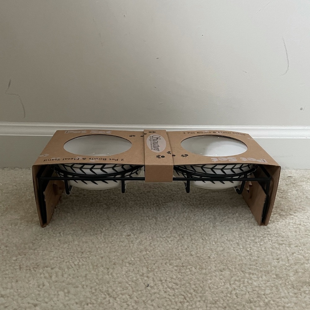 Cat bowls with stand - Picture 6 of 6